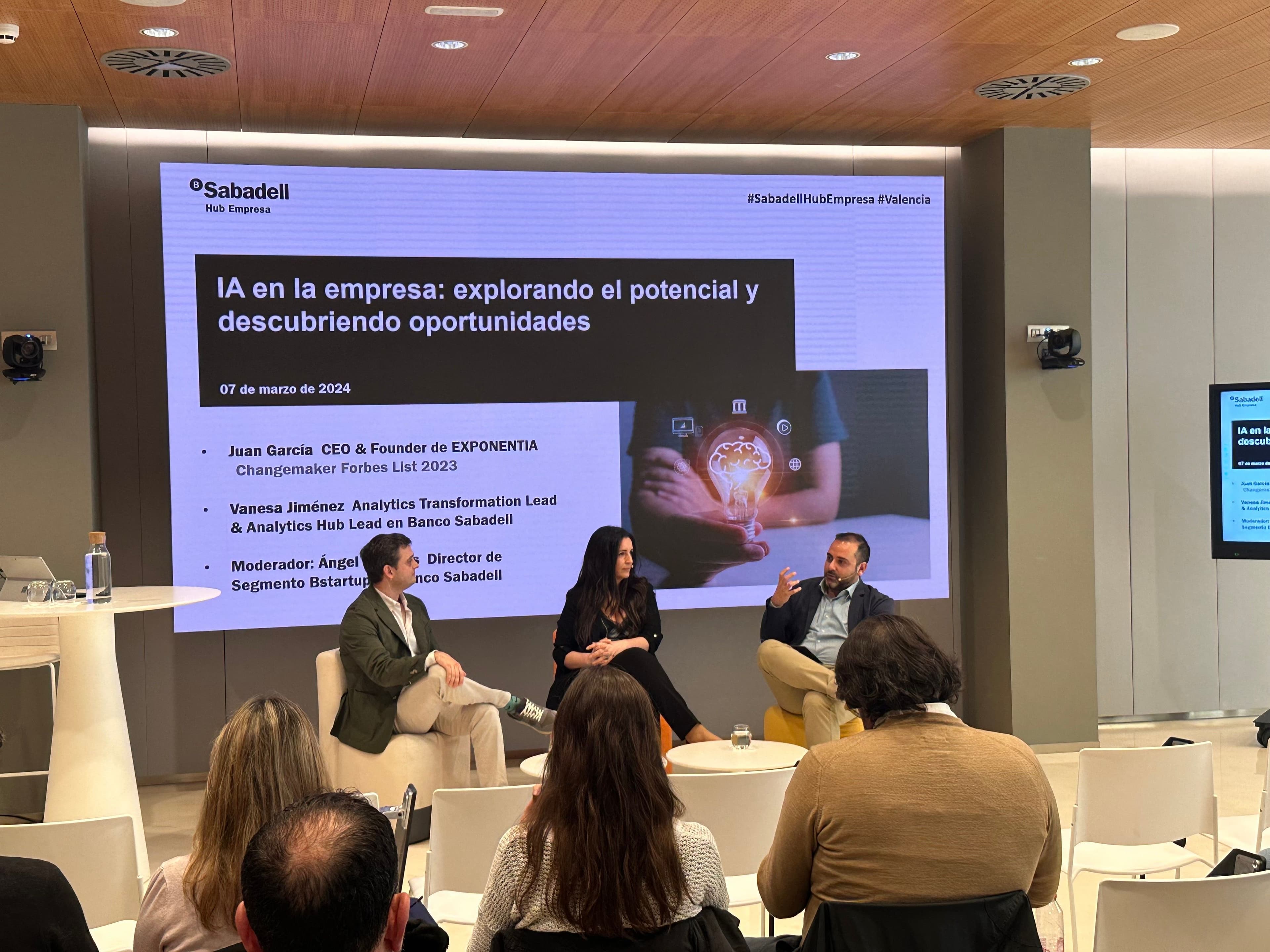 Un paso adelante: la visión de Exponentia sobre la Inteligencia Artificial en el evento de Sabadell Hub